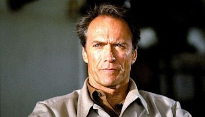 La película de hoy en TV en abierto y gratis: Clint Eastwood dirige y protagoniza junto a Tommy Lee Jones una icónica fusión de acción y ciencia ficción...