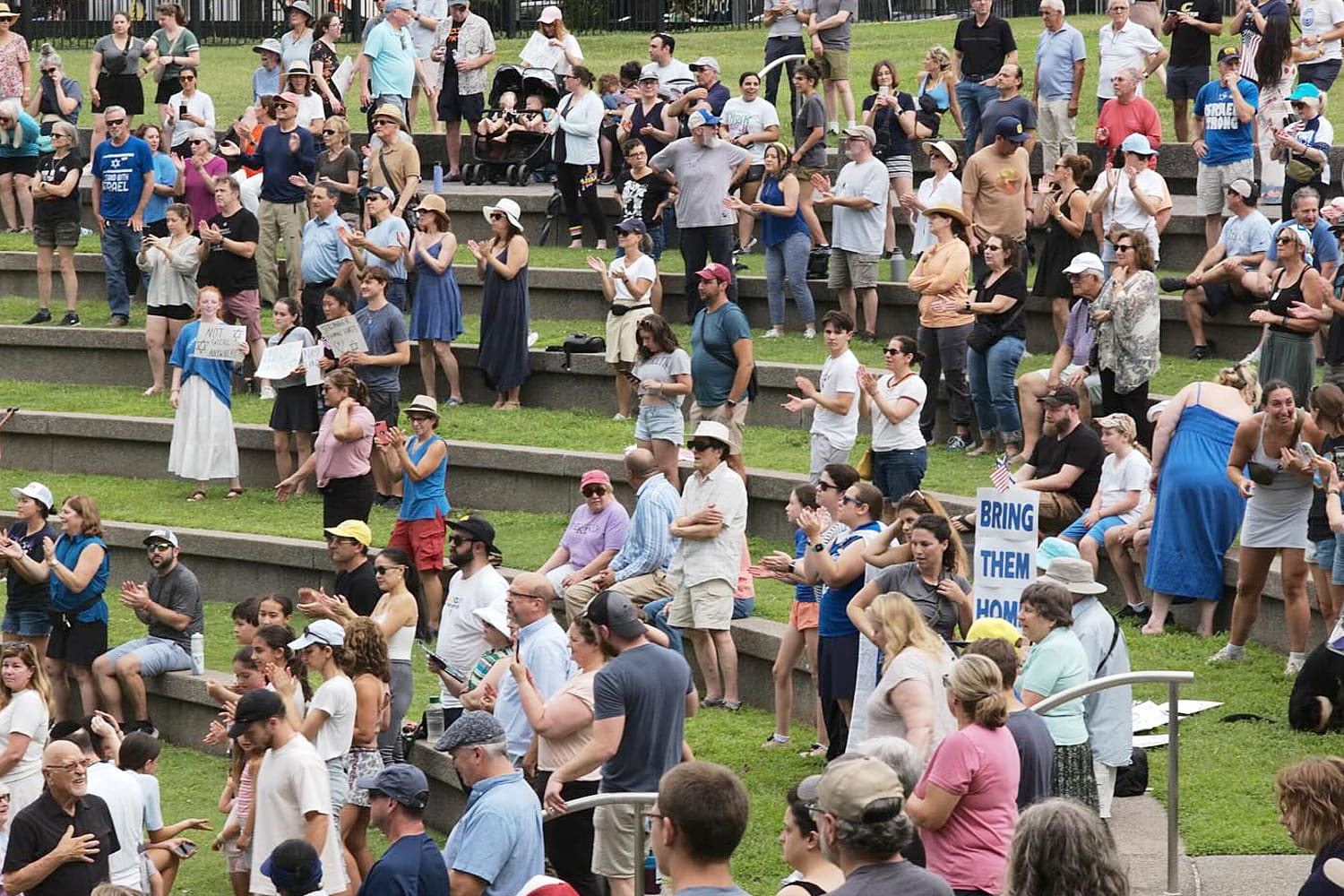 Nashville residents show Jewish solidarity after neo-Nazis converge on city