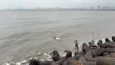 Mumbai: 23-yr-old woman ends life by jumping off Marine Drive