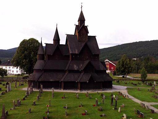'Cuarto Milenio' se adentra en los misterios de las iglesias negras de Noruega: ''Hay muchísimos significados ocultos''