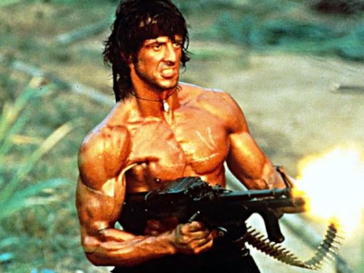 El espectacular cambio físico de Stallone para ‘Rambo 2′: este fue su brutal régimen de entrenamiento