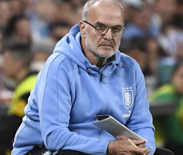 Living up to 'El Loco' nickname, Bielsa calls up amateur to Uruguay national team