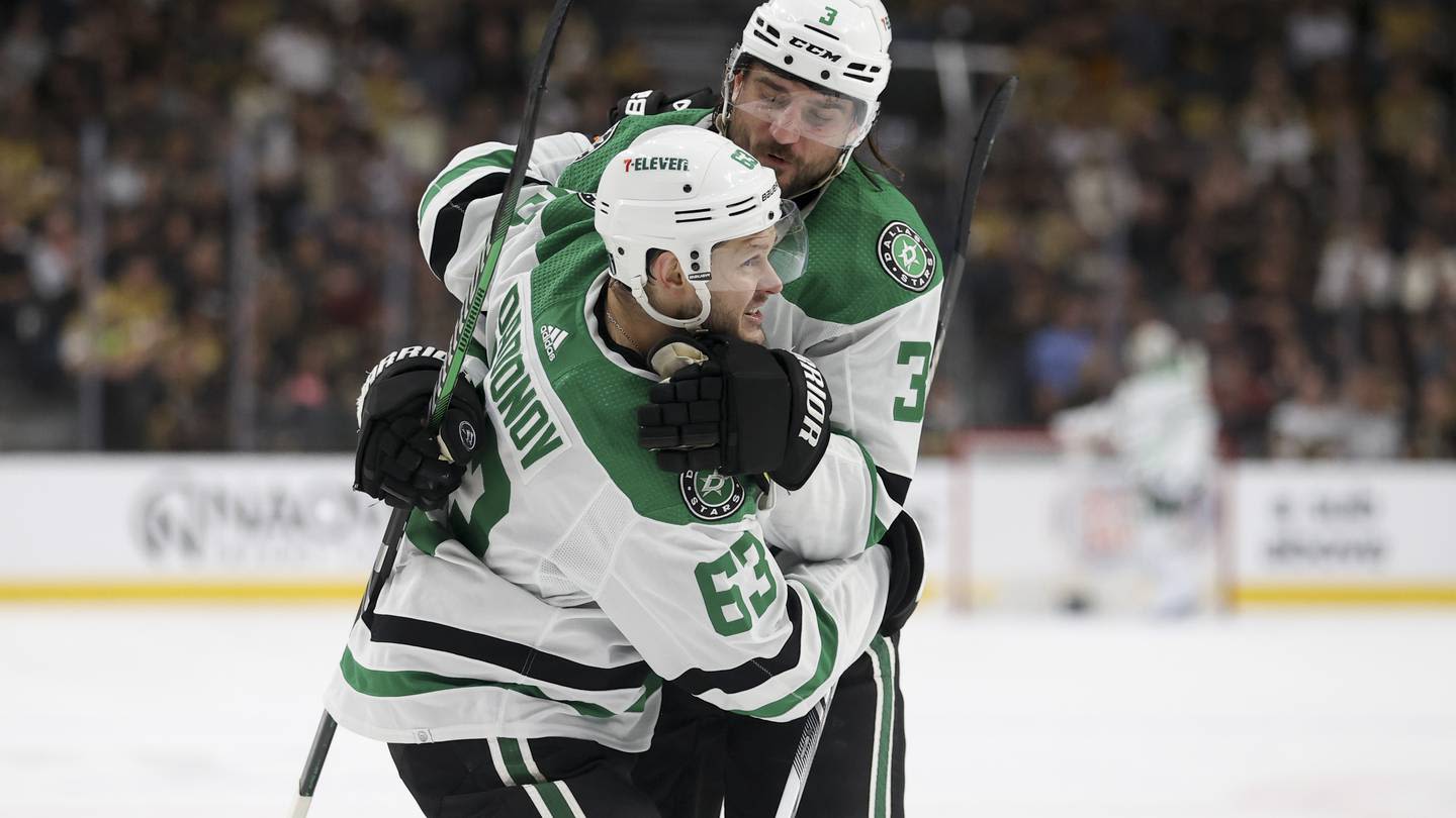 Johnston scores again and Stars beat Golden Knights 4-2 in Game 4 to even series