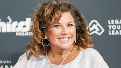 'Dance Moms' Fans Say Abby Lee Miller 'Looks So Different' in New Poolside Swimsuit Snaps