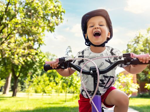 Here's 40 FREE activities to keep kids happy during the summer holidays