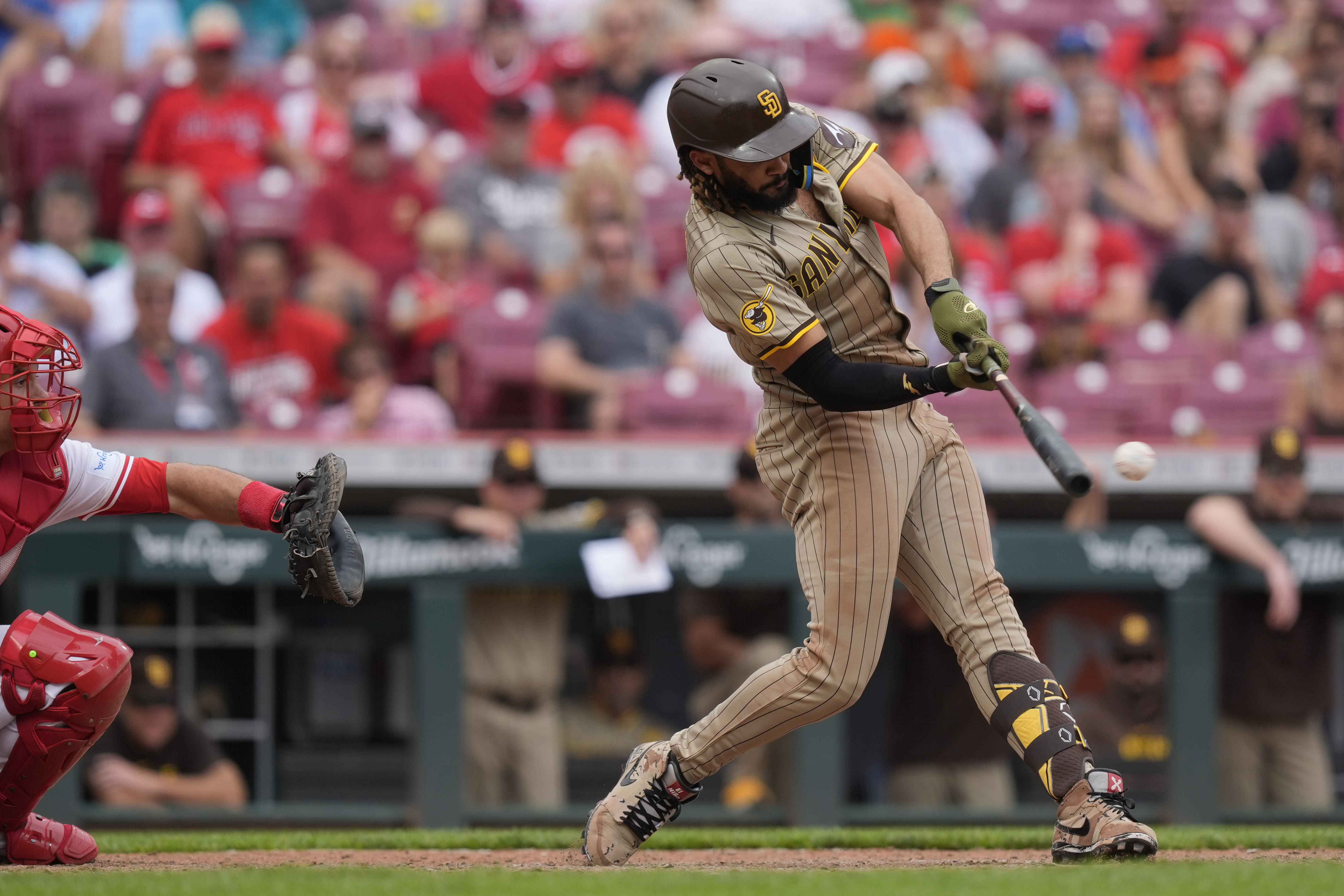 Bohm and Harper lead the streaking Phillies to a sweep of the Nationals with 11-5 win