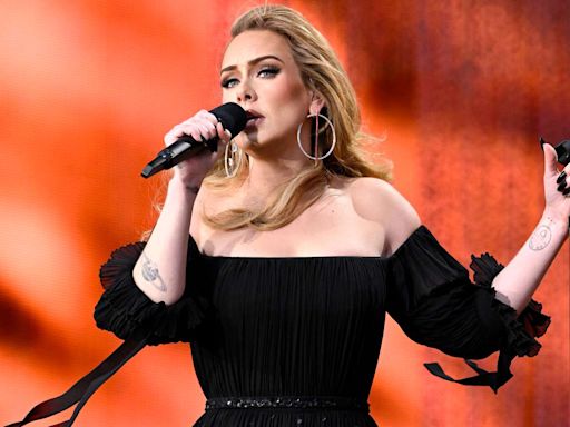 Adele Sings with Mini-Me Fan at Las Vegas Residency Show — See the Cute Clip!