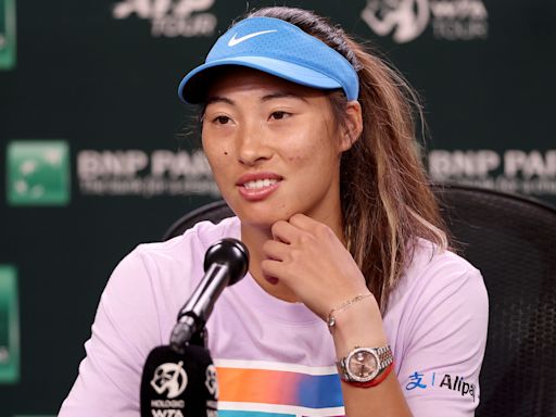 Zheng Qinwen wins in Stuttgart, picks up Lancôme deal alongside world No. 1 Iga Swiatek | Tennis.com