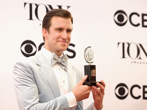 Broadway To Dim Lights At Select Theaters For Gavin Creel While Petitioners Call For Full Tribute – Update