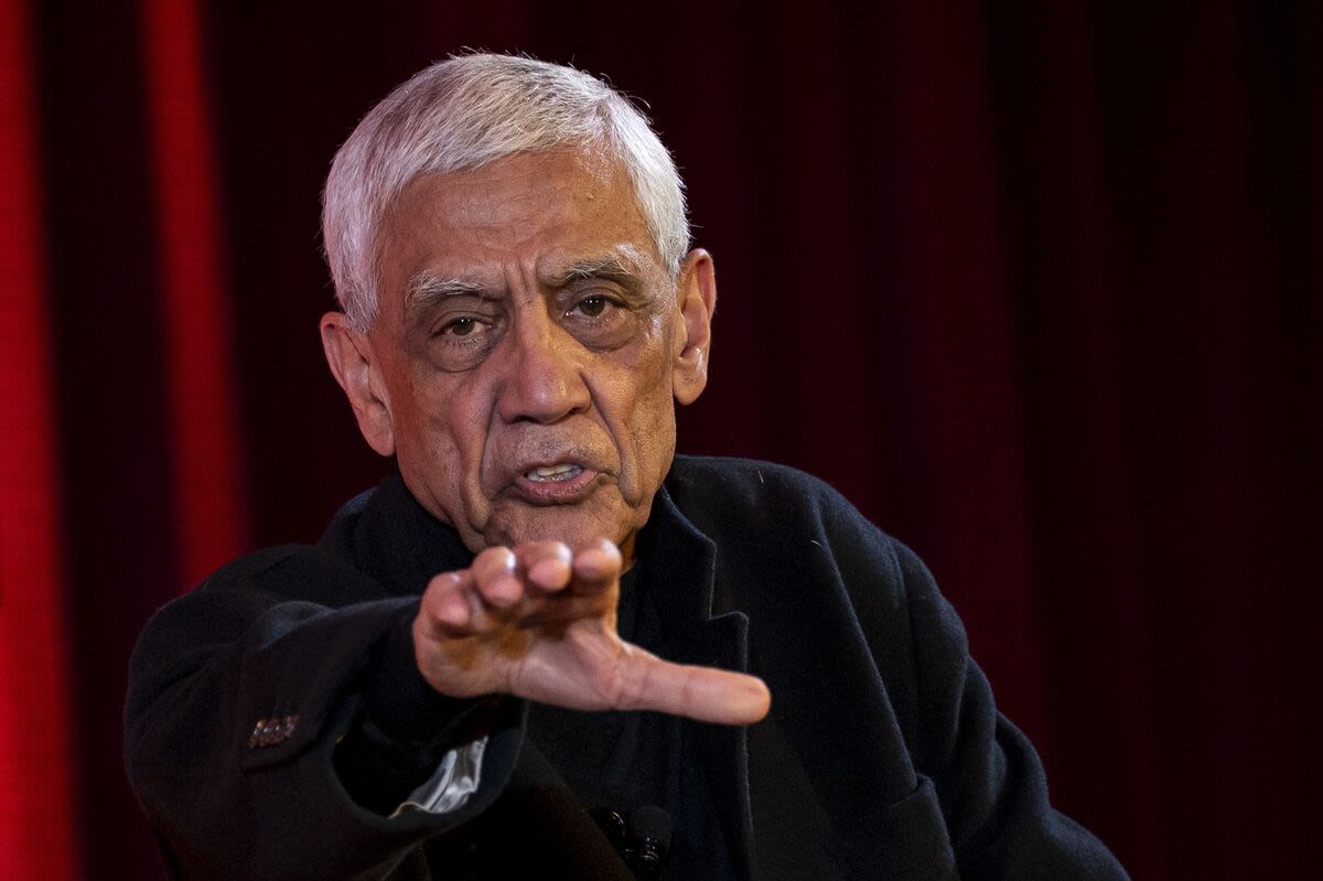 Billionaire Khosla Loses Bid to End California Beach Access Suit