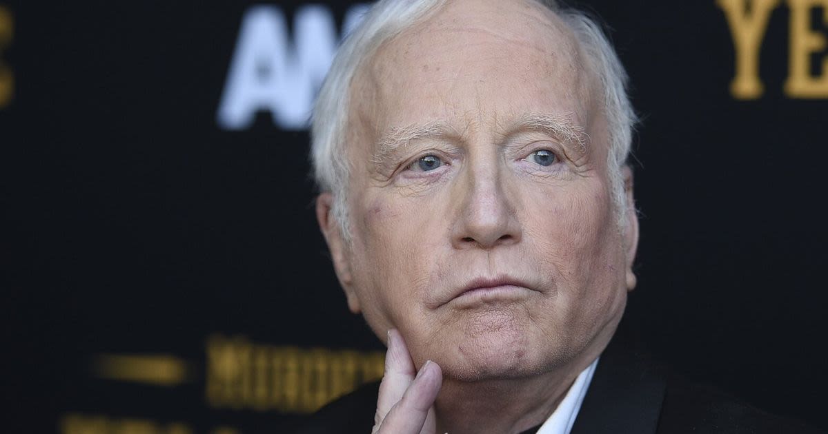 Richard Dreyfuss’ comments about women, LGBTQ+ people and diversity lead venue to apologize