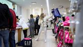 Gap, Abercrombie results to show if mall shoppers are splurging