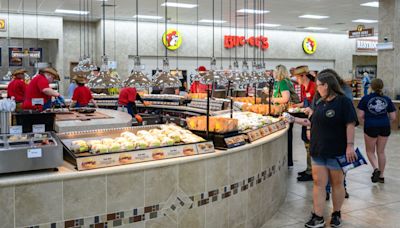 Texas to open 'world's largest' Buc-ee's, but Central Florida will soon take the crown