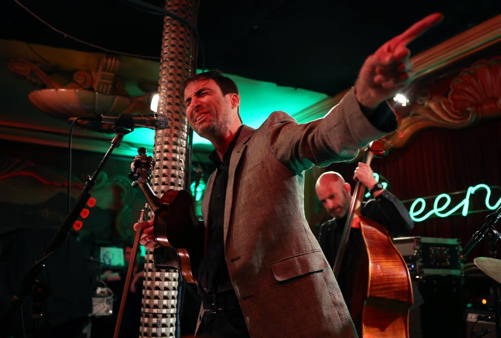Review: Andrew Bird Trio gives rare hometown concerts at Green Mill for a lucky few
