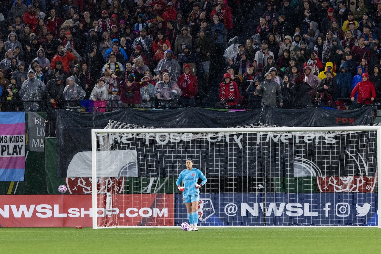 Shelby Hogan has 6 saves as Portland Thorns settle for scoreless draw