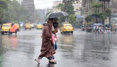 IMD forecasts heavy rain in North Bengal and light showers in Kolkata tomorrow