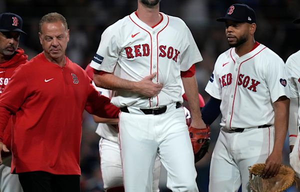 Red Sox place RHP Chris Martin on the 15-day injury list because of anxiety