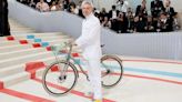 David Byrne showed up to the Met Gala with a bike because of course he did