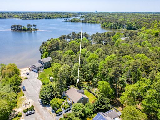 'It has lovely views': Sweet Dennis home with Swan Pond beach rights on market at $729K