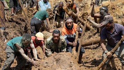 Papua New Guinea evacuating landslide villages as hopes for survivors fade