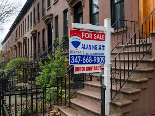 U.S. home prices hit a record high as sales fell. Here’s how housing experts explain the trends