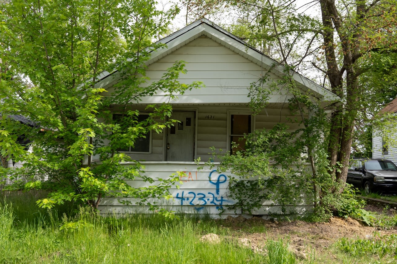 It was the last place anyone saw 4-year-old girl. Now the house will be demolished.