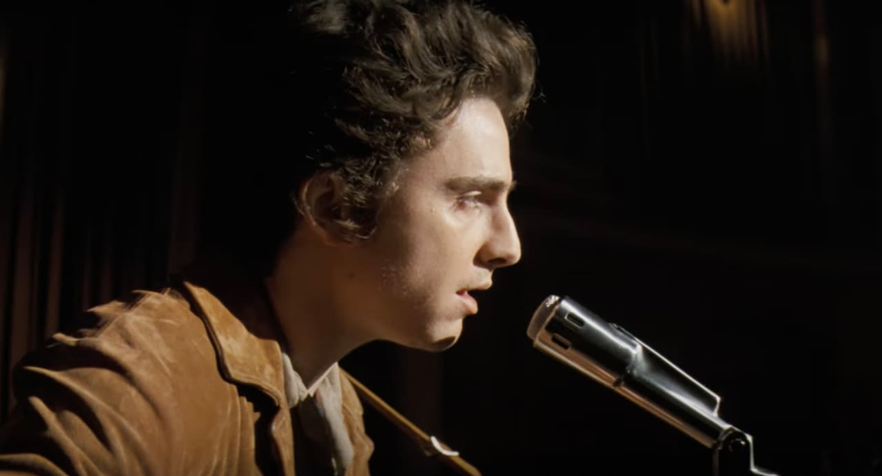 BUZZ: Timothee Chalamet sings as Bob Dylan in ‘A Complete Unknown’ trailer