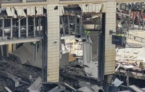 Explosion in downtown Youngstown, Ohio, heavily damages building