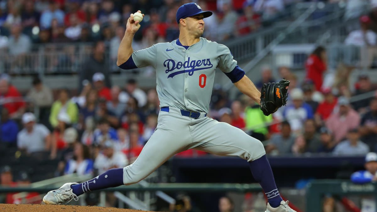 Braves blowout Dodgers 10-1, Chris Sale earns 17th win