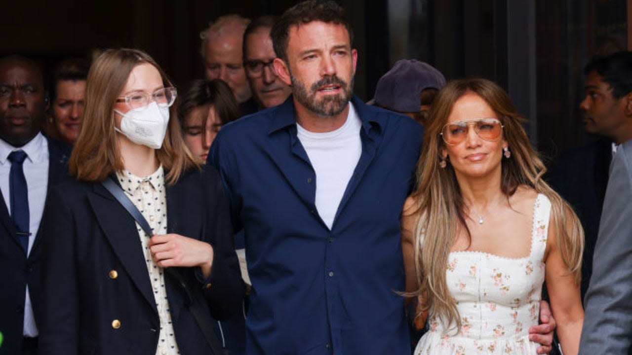 Jennifer Lopez, Violet Affleck's Closeness Is 'Tricky' For Ben: Source