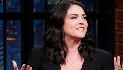 'SNL' Alum Cecily Strong Explains How Her Partner's Proposal Was Thwarted By A Text