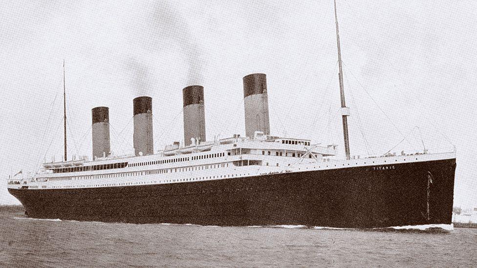 Titanic mission to map wreck in greatest-ever detail