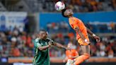 Dynamo score 3 goals early, rout Timbers 5-0 to end skid