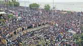 Thousands throng as Mumbai lays red carpet for Team India