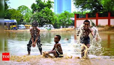 Monsoon clouds bring muggy weather to Gurgaon with yellow alert for heavy rainfall | Gurgaon News - Times of India