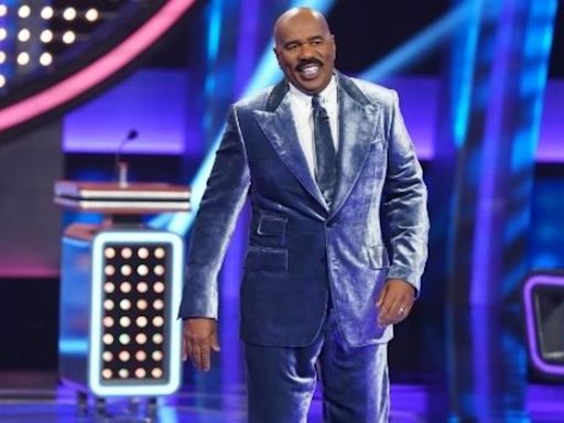 Donny Osmond and Ken Marino Go to School With Santa in 'Celebrity Family Feud' Sneak Peek [Exclusive]