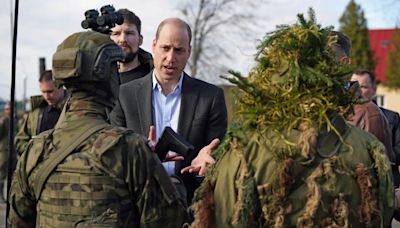 El príncipe William hace una visita sorpresa a la frontera de Polonia y Ucrania