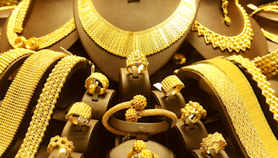 Budget 2024: Jewellers applaud FM's proposed decision to cut customs duty on gold, silver, and platinum - ET Retail