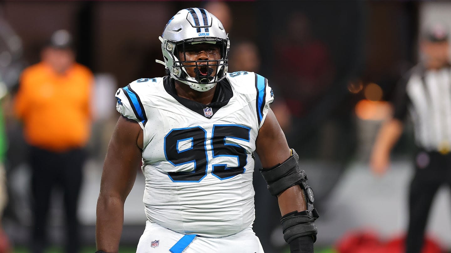 Panthers’ Derrick Brown out for the season due to knee injury