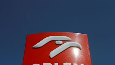 Polonia busca 330 millones de dólares en pagos de Orlen por petróleo venezolano: fuentes