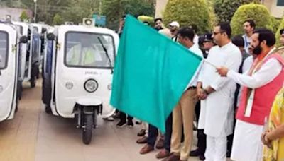 Haryana CM flags off 50 new EVs for garbage collection in Gurugram - ET Auto