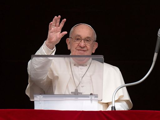 El Papa dice que “los cotilleos son cosa de mujeres” días después de la polémica del “mariconeo”