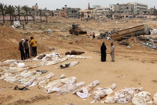 Gaza authorities say more bodies were discovered in mass grave - The Boston Globe