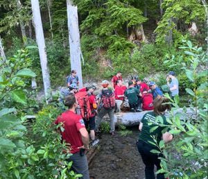 Person with broken ankle rescued from Mount St. Helens