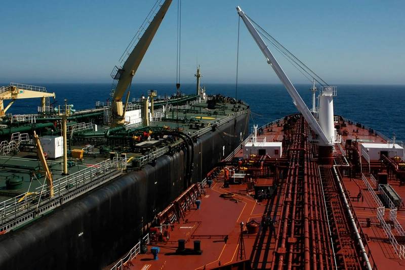 Greece Aims to Deter Russian Oil Ship-to-Ship Transfers