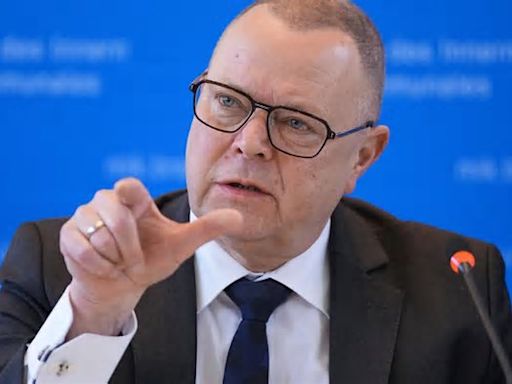 Wahljahr in Brandenburg: Innenminister Stübgen warnt vor Rekord bei politisch motivierter Kriminalität