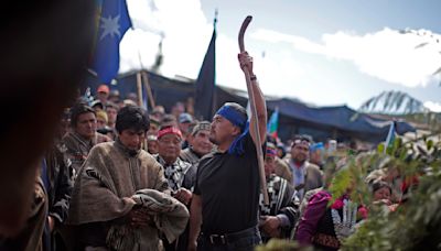 Condenan a 23 años de prisión a un líder mapuche por actos violentos en el sur de Chile