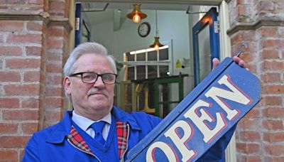 Bridgnorth Cliff Railway returns to action after temporary closure