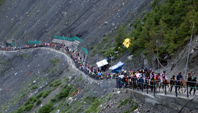 Amarnath Yatra surpasses last year's record, 4.51 lakh pilgrims visit cave shrine in 29 days - The Shillong Times