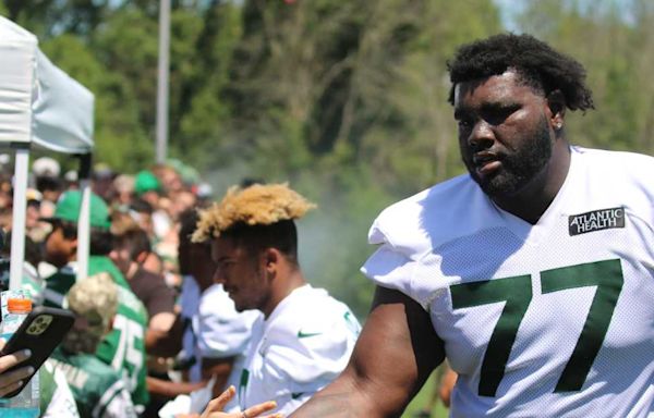 Mekhi Becton's Impressive Training Camp 'Feat' Wows Philadelphia Eagles Fans